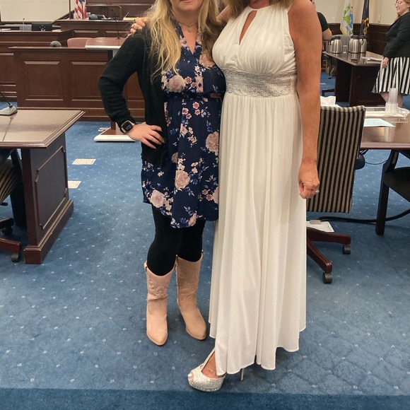 Long R&M Richards evening white gown with sequins - Picture 6 of 6